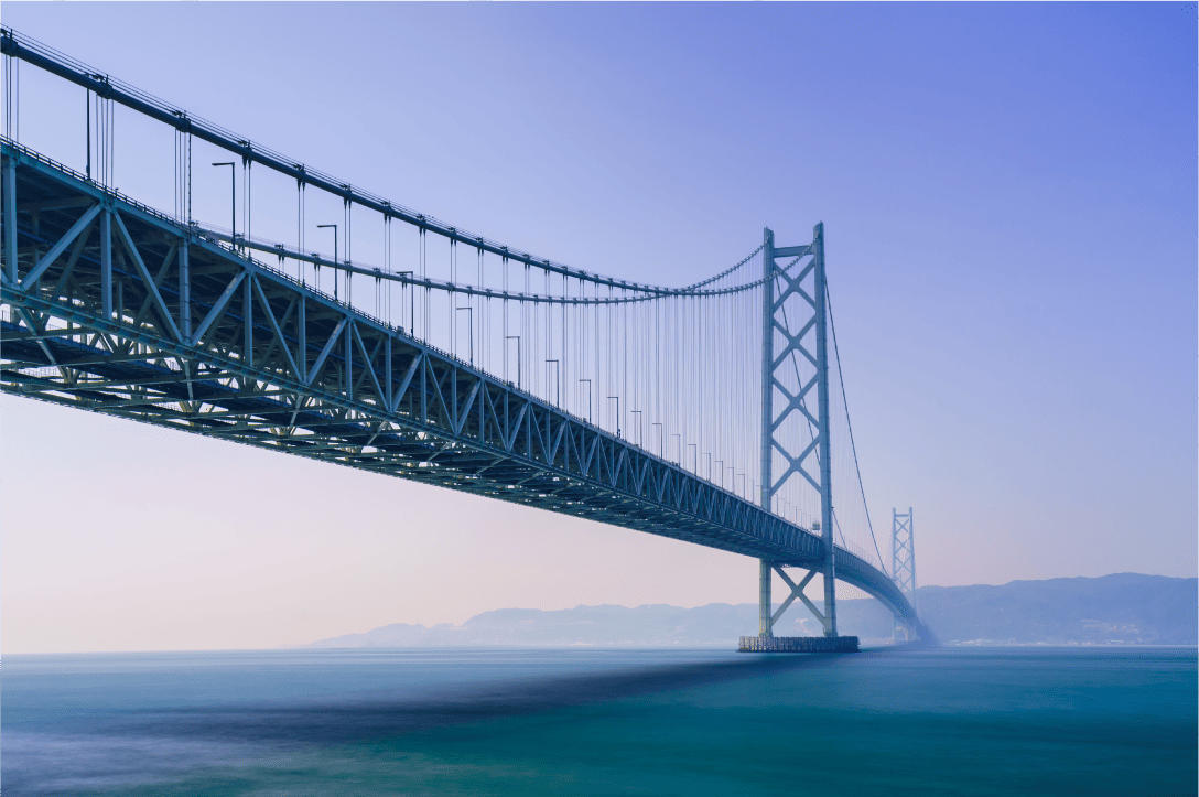 海に架かる吊り橋